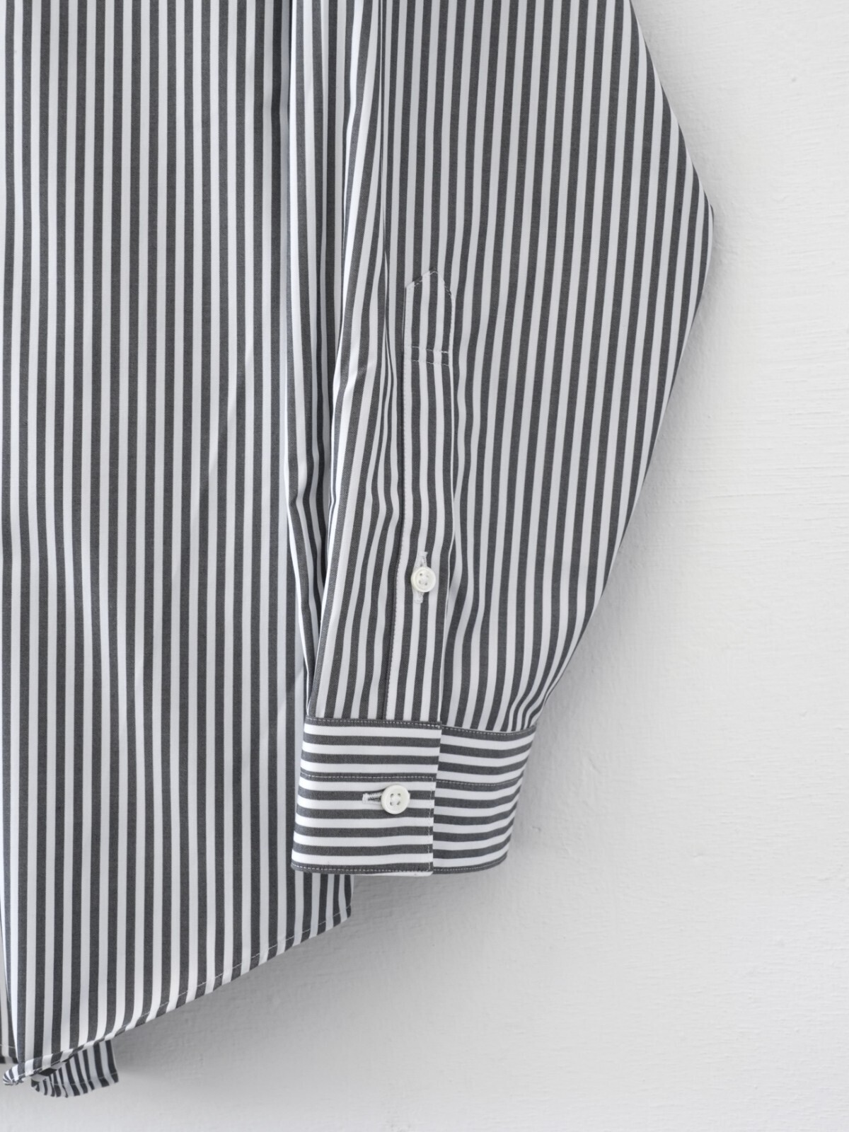 FUJI 女士 & 男士 Composed Stripe Shirt  图片7