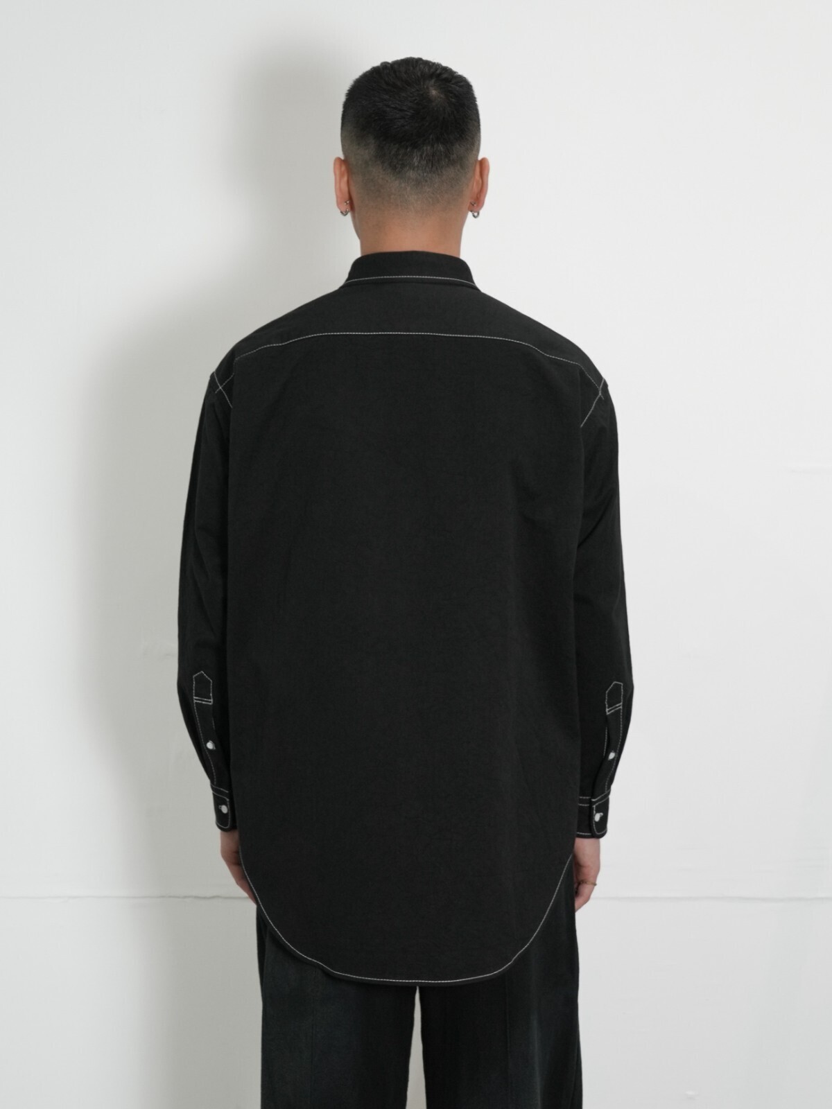 ルメール　コントラストステッチシャツ LEMAIRE コントラストステッチ シャツ | ブラック | FARFETCH JP