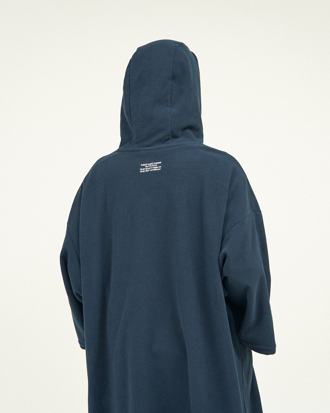 FreshService WOMENS & MENS FLEECE SAUNA PONCHO (23AW) IMAGE5