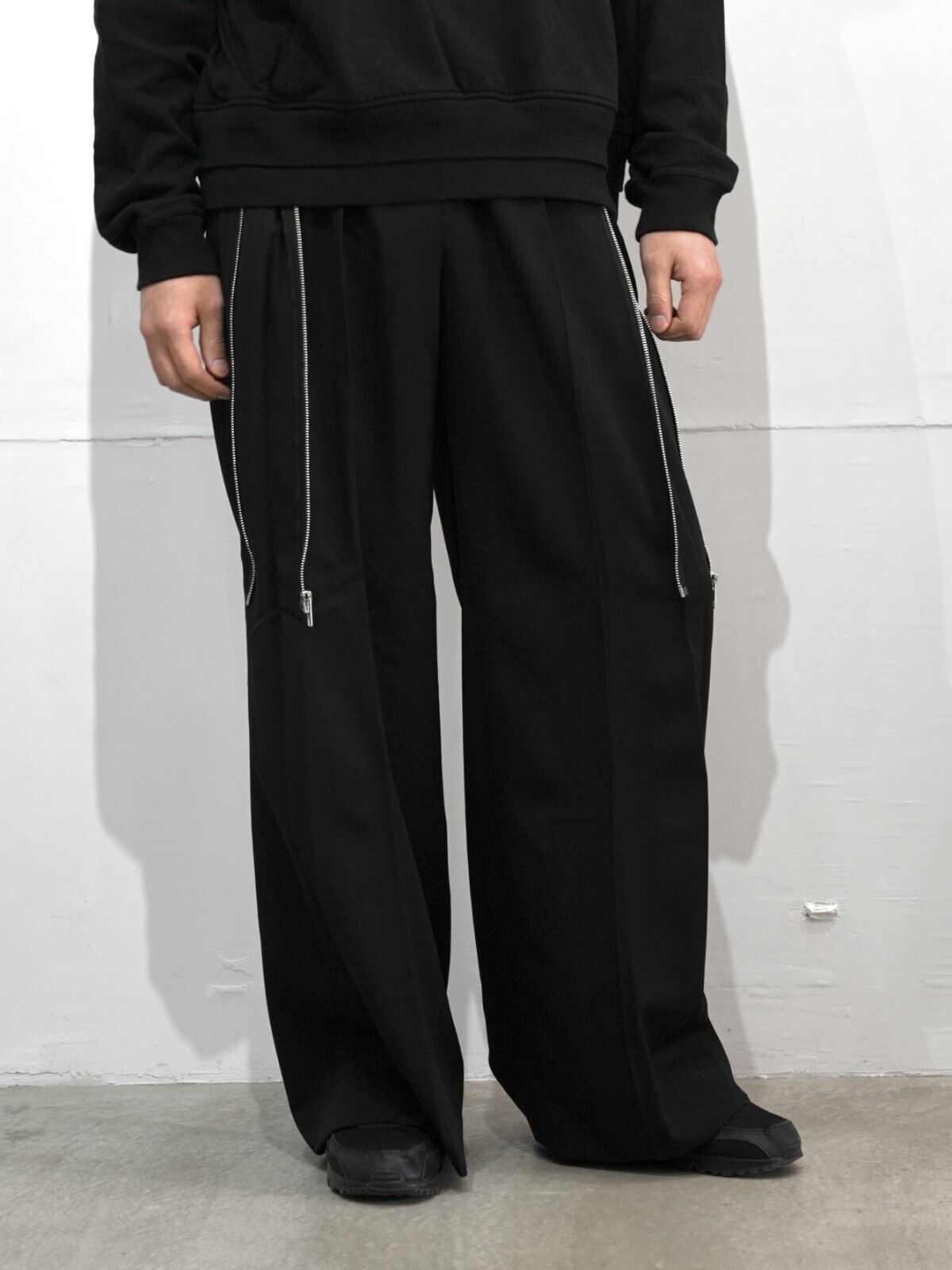 Hibiki Nakaminami 女士 & 男士 ZIPPED WOOL TROUSERS 图片13