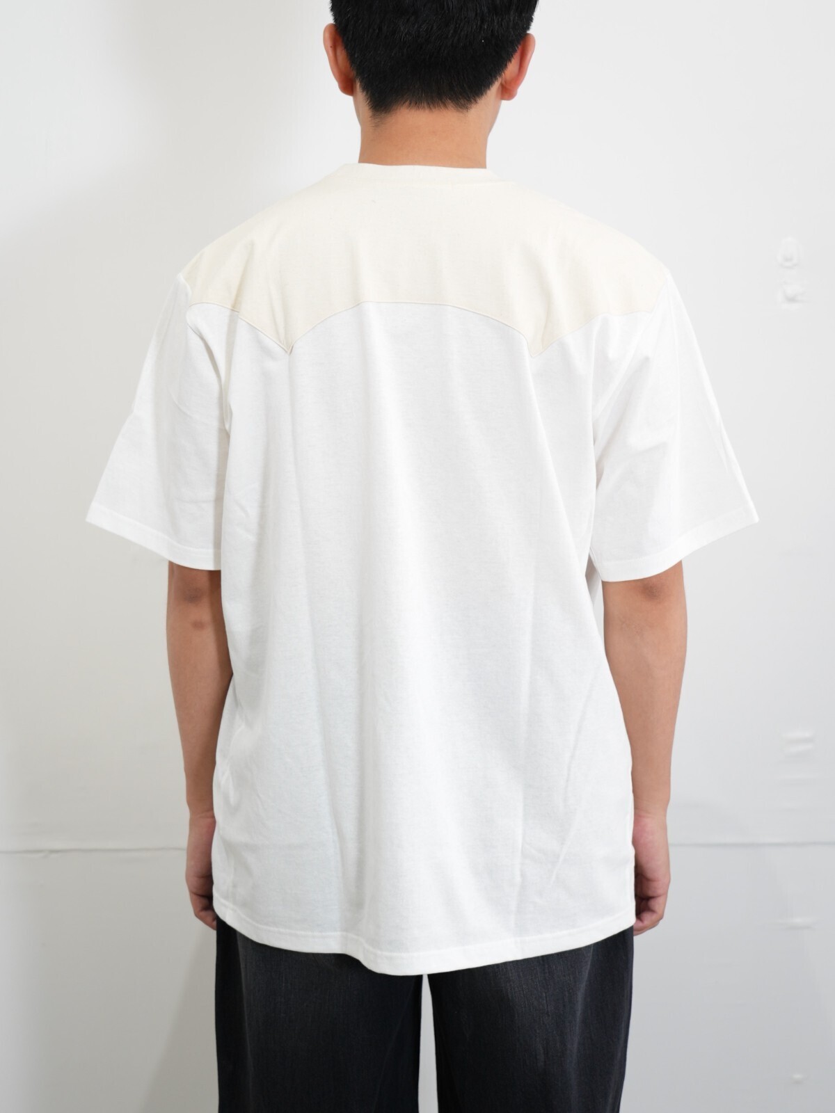 公式【1JINN STUDIO】プリーツ ウエストリベットTシャツ 4色 ウエスタンヨークプリントTシャツ - セブンバイセブン