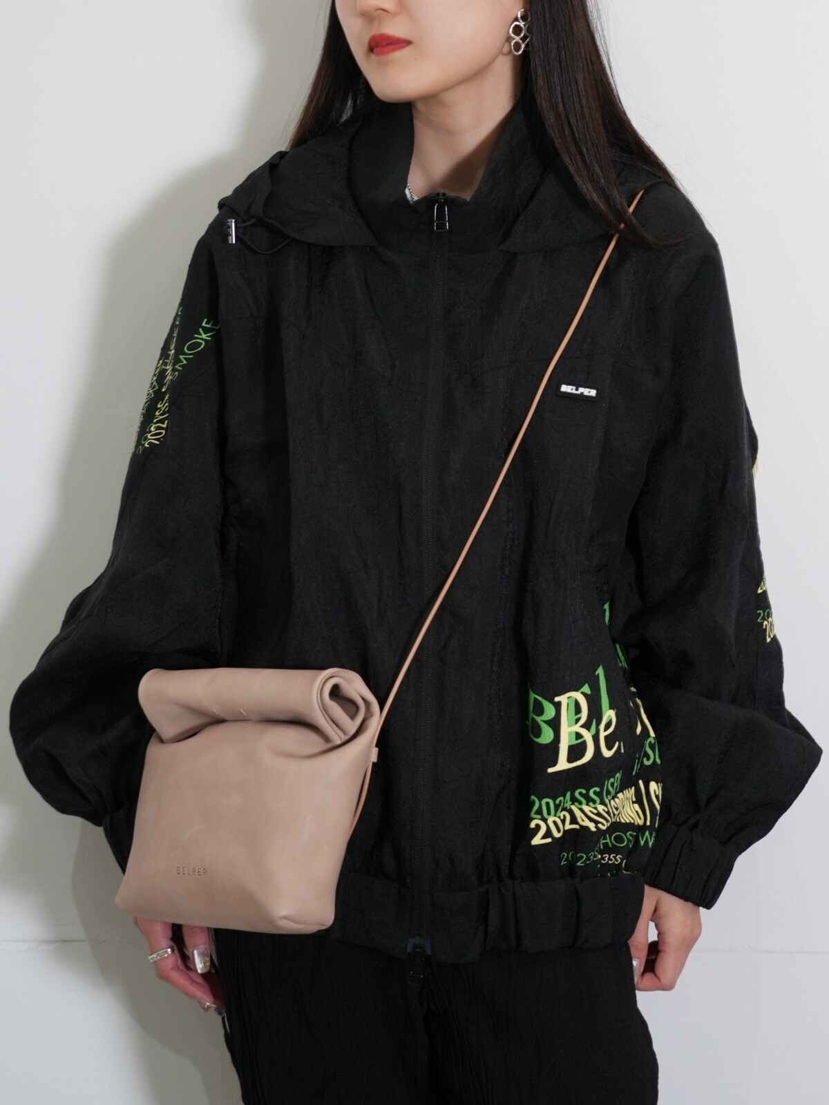 BELPER WOMENS & MENS WALK AROUND BAG IMAGE11
