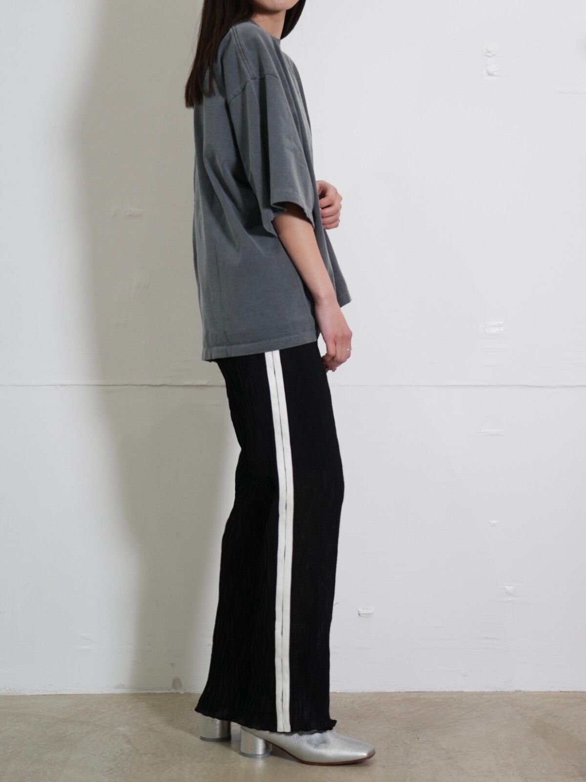 ベルパー BELPER 「washed typography t」 半袖Tシャツ 2013-0124 ブルー サイズ：Free Hatsunex × MERI MAENO オーバーサイズ刺繍シャツ（アシッド