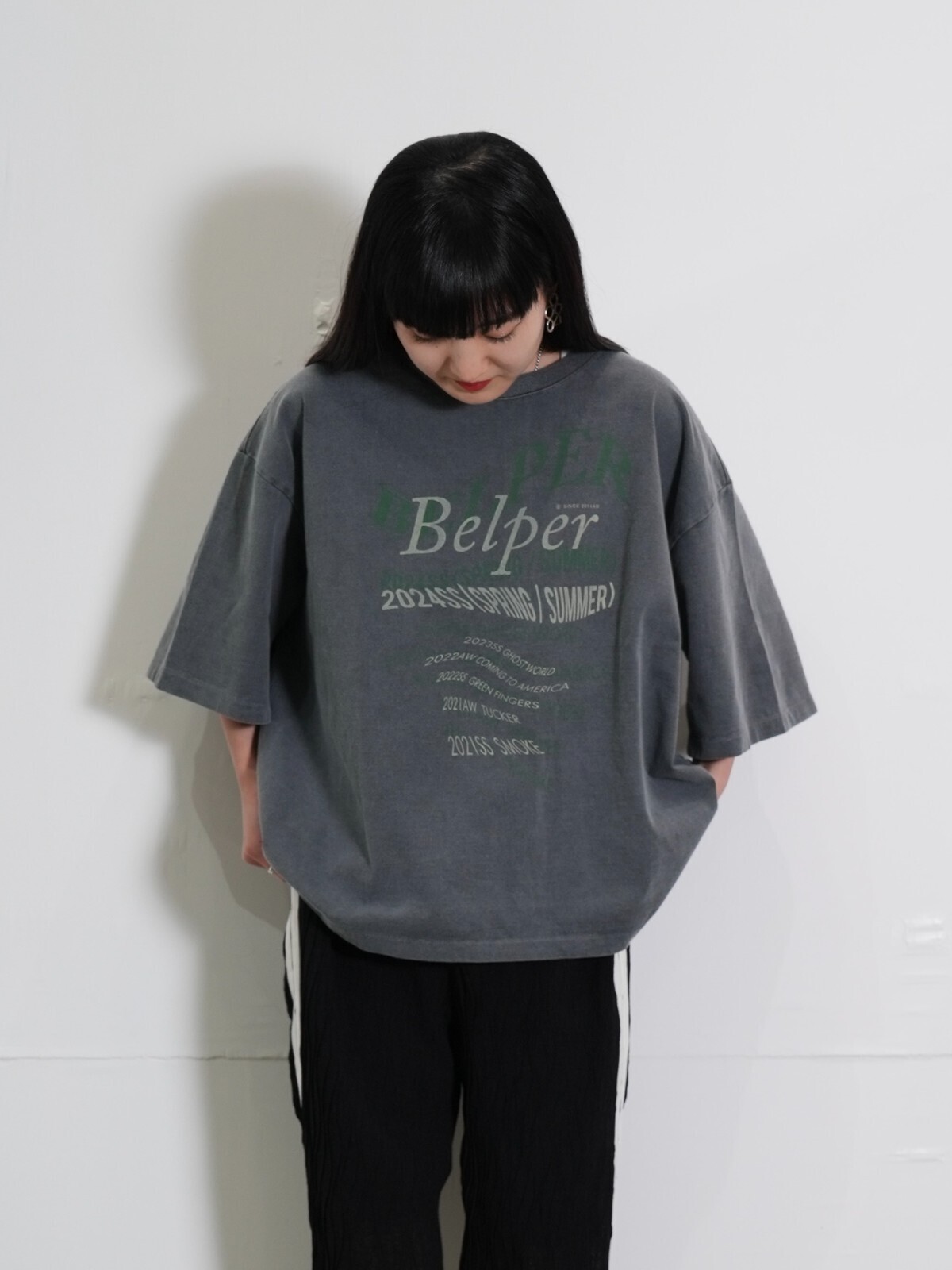 BELPER 여성 & 남성 WASHED TYPOGRAPHY T 이미지24