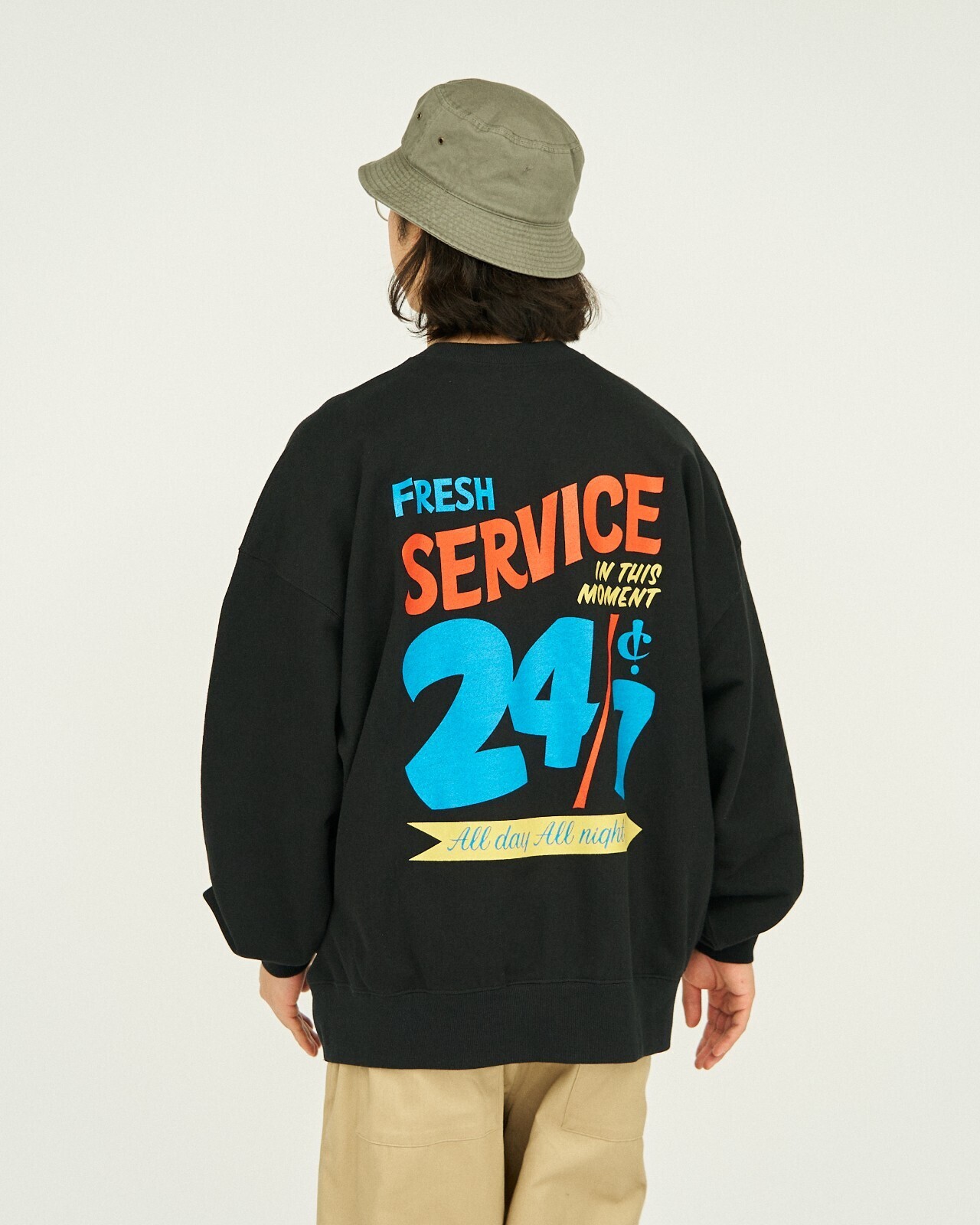 トップス FreshService CORPORATE PRINTED SWEAT FreshService CORPORATE PRINTED CREW NECK SWEAT