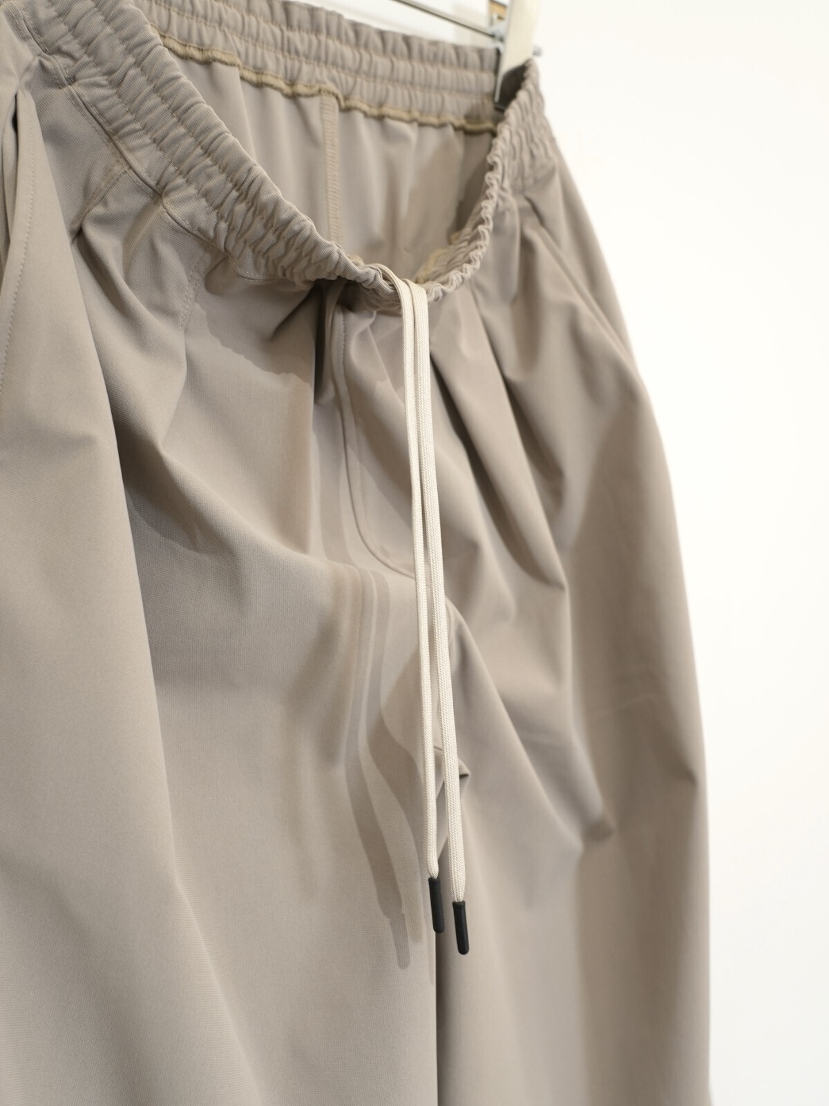 CURLY&Co. 여성 & 남성 SORONA TRICOT WIDE PANTS 이미지21