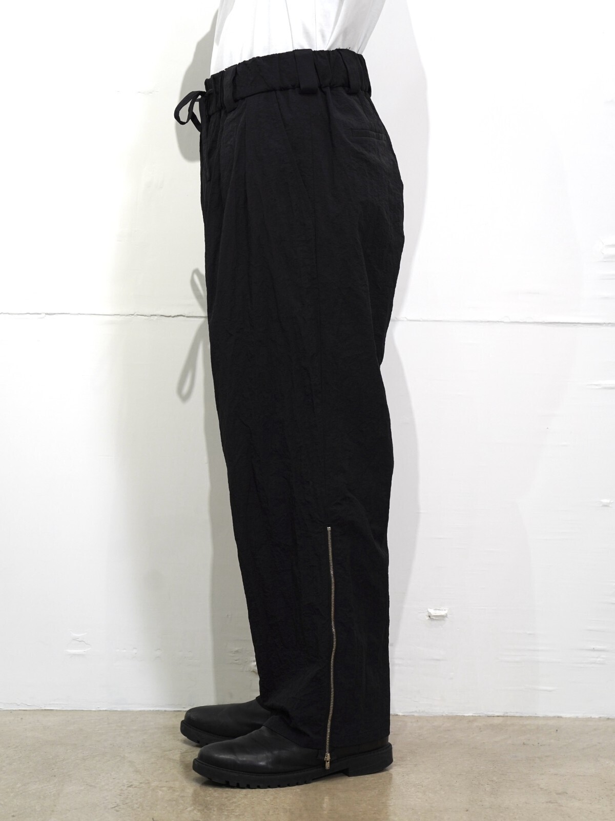 Blanc YM WOMENS & MENS Crispy Nylon Zip Up Pants IMAGE22