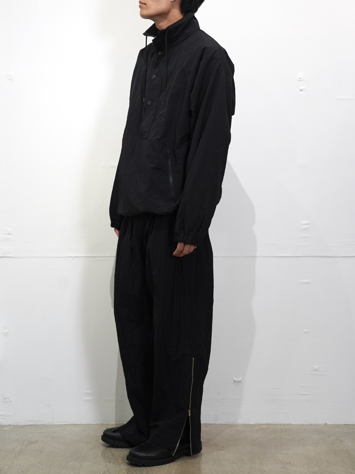 Blanc YM WOMENS & MENS Crispy Nylon Zip Up Pants IMAGE18