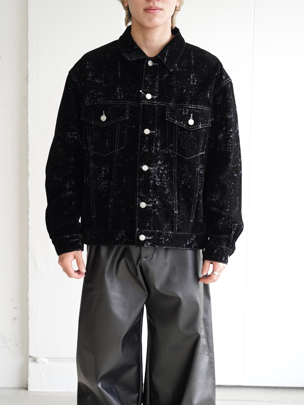 YOKE MENS FLOCKY PRINTED DENIM TRUCKER JACKET IMAGE1