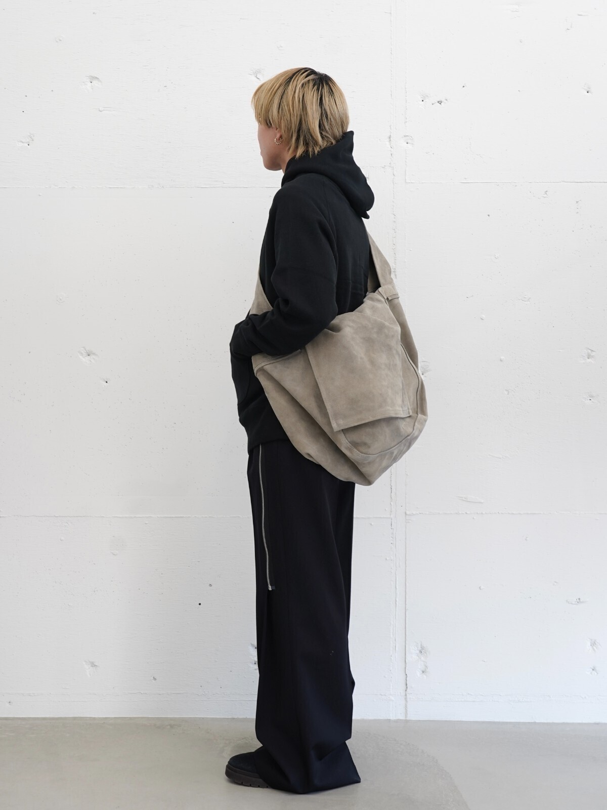 SEVEN BY SEVEN WOMENS & MENS LEATHER SHOULDER BAG‐Cow split leather‐ (24AW) IMAGE15