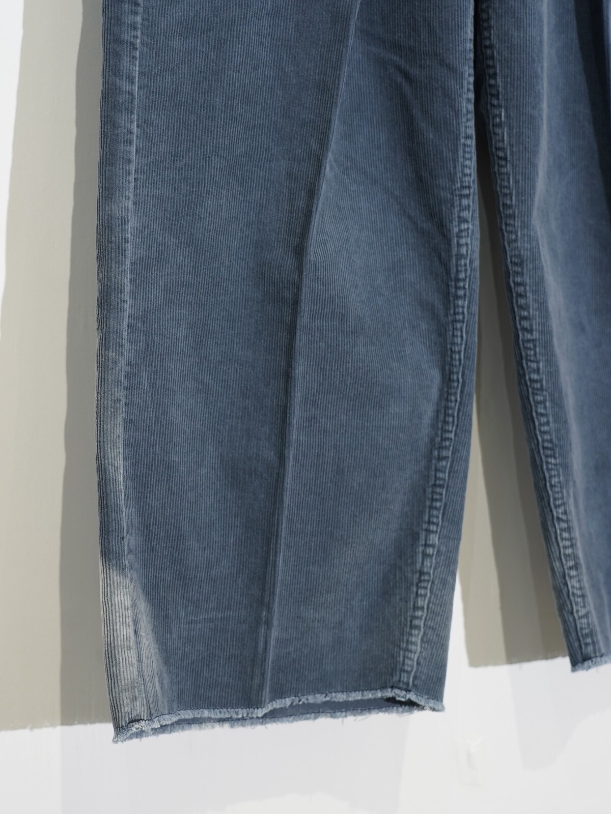 saby 男士 TUCK BAGGY CARGO PANTS - 12W Corduroy Sun Fade Processing - 圖片5