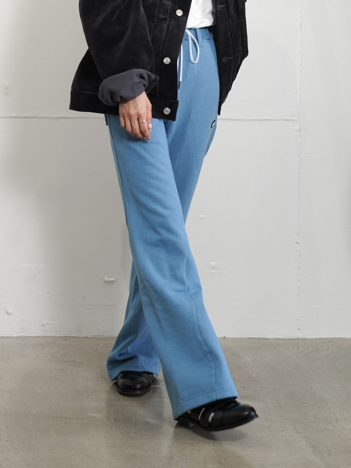 SEVEN BY SEVEN、CURLY&Co.、BELPER、Jalan Sriwijaya 여성 OUTFIT ｜Photo 4