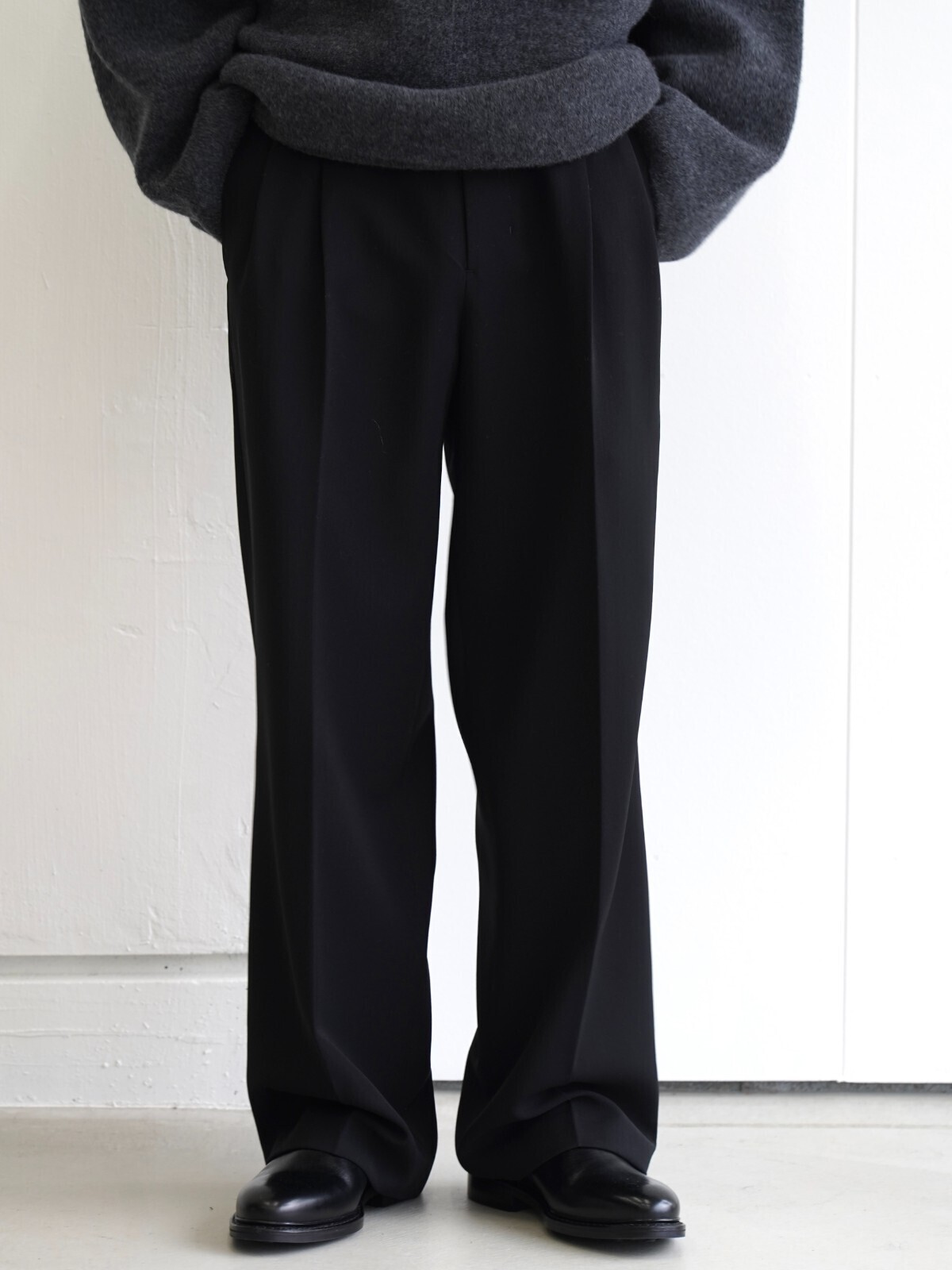 IRENISA、Blanc YM、Jalan Sriwijaya 男士 OUTFIT ｜Photo 3