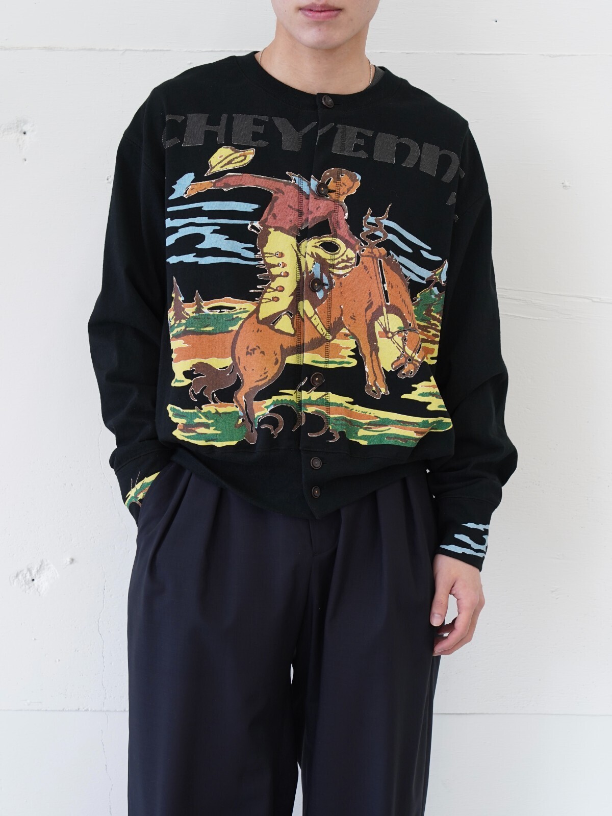 KHOKI、IRENISA、Jalan Sriwijaya 男士 OUTFIT ｜Photo 2