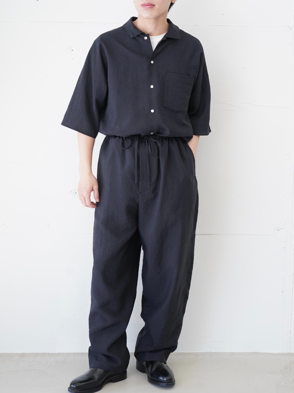 AXIS、Jalan Sriwijaya 남성 OUTFIT ｜Photo 2