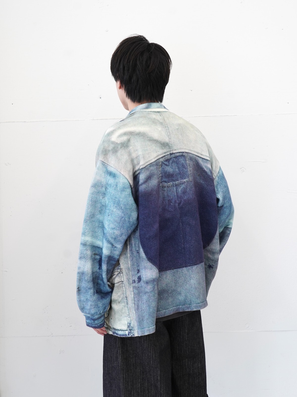 ダイリク(DAIRIKU)、サバイ(saby)、ワンダールーム(WONDER ROOM)、ジャランスリウァヤ(Jalan Sriwijaya)のメンズコーディネート｜写真5