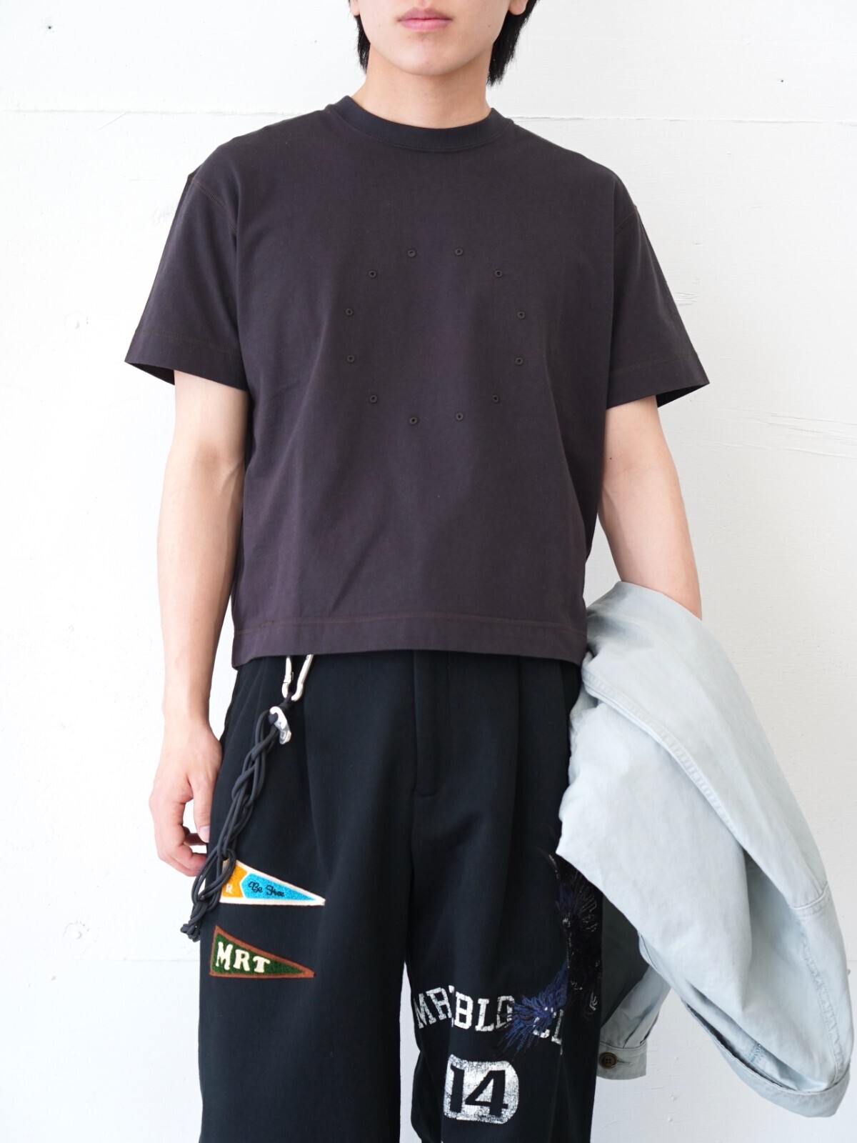 ジェンイェ(JIAN YE)、サルト(SARTO)、ニューレーベル(NULABEL)、コッキ(KHOKI)、ジー・エイチ・バス(G.H. Bass & Co.)のメンズコーディネート｜写真3