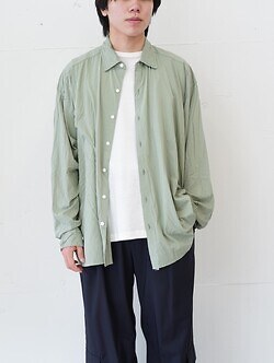 カネマサフィル(KANEMASA PHIL.)、イレニサ(IRENISA)、セブンバイセブン(SEVEN BY SEVEN)、ジャランスリウァヤ(Jalan Sriwijaya)のメンズコーディネート｜写真2