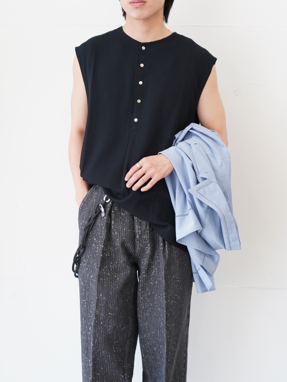 ヨーク(YOKE)、サバイ(saby)、ジー・エイチ・バス(G.H. Bass & Co.)、ニューレーベル(NULABEL)のメンズコーディネート｜写真2