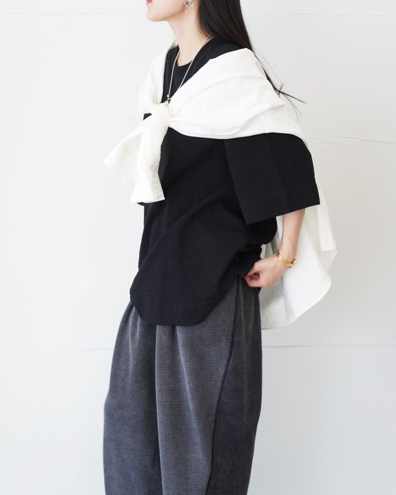 サバイ(saby)、ワンダールーム(WONDER ROOM)、アクシス(AXIS)、ジャランスリウァヤ(Jalan Sriwijaya)のレディースコーディネート｜写真6