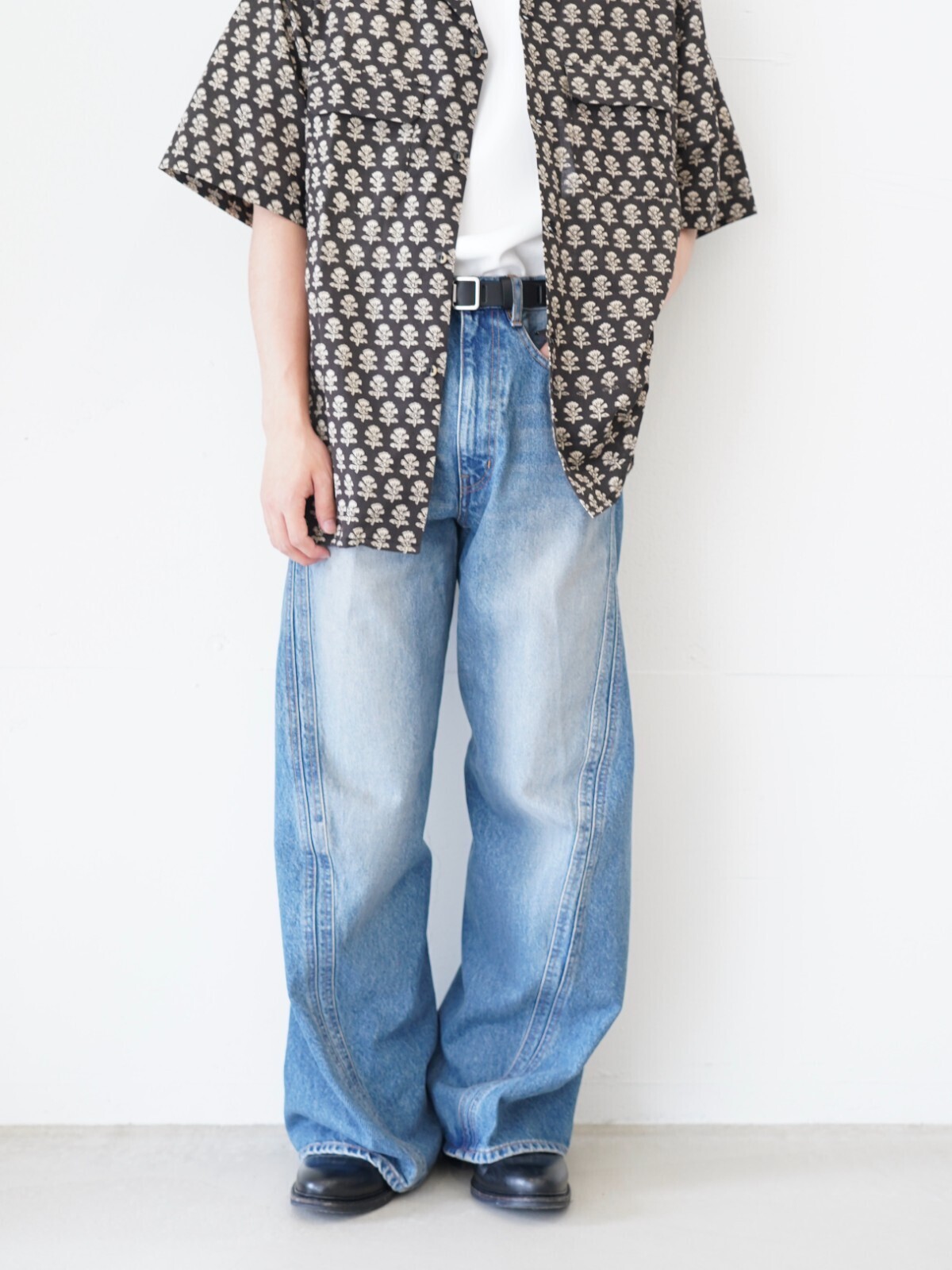 saby、NVRFRGT、IRENISA、Jalan Sriwijaya 男士 OUTFIT ｜Photo 3