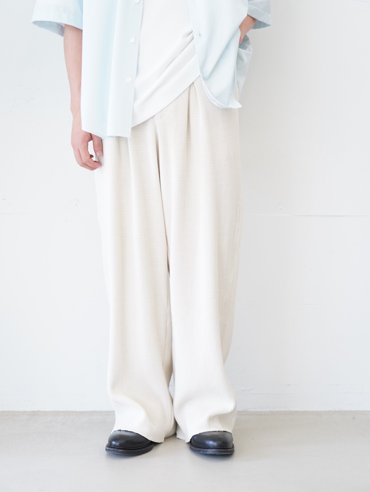 saby、IRENISA、KANEMASA PHIL.、Jalan Sriwijaya 男士 OUTFIT ｜Photo 3