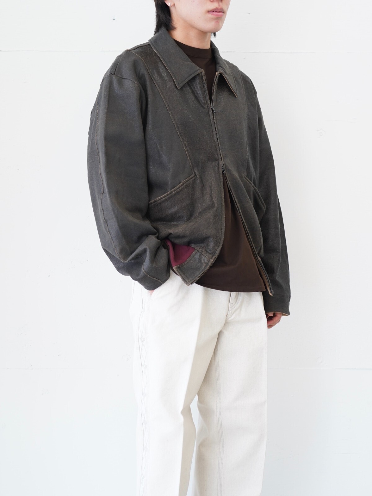 フジ(FUJI)、アンセム エー(ANTHEM A)、サルト(SARTO)、ジャランスリウァヤ(Jalan Sriwijaya)のメンズコーディネート｜写真3