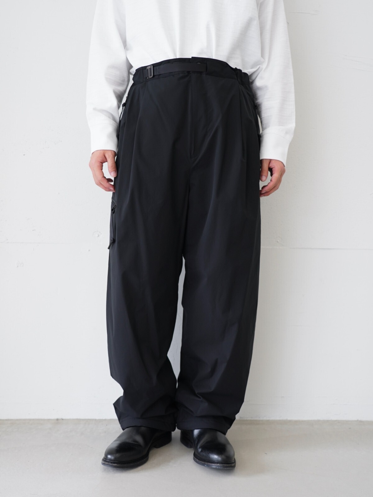 プロダクトトゥエルブ(Product Twelve)、ワンダールーム(WONDER ROOM)、ジャランスリウァヤ(Jalan Sriwijaya)のメンズコーディネート｜写真3