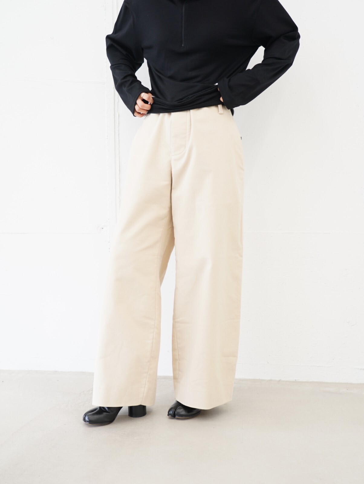 アンセム エー(ANTHEM A)、アクシス(AXIS)のレディースコーディネート｜写真3