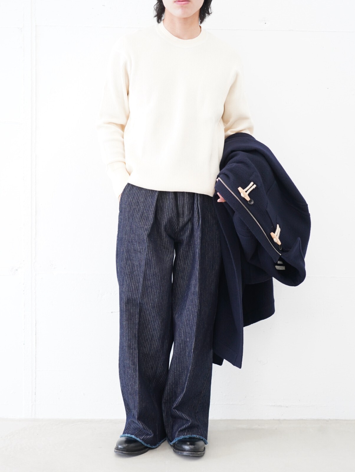 フジ(FUJI)、ワンダールーム(WONDER ROOM)、サバイ(saby)、ジャランスリウァヤ(Jalan Sriwijaya)のメンズコーディネート｜写真3