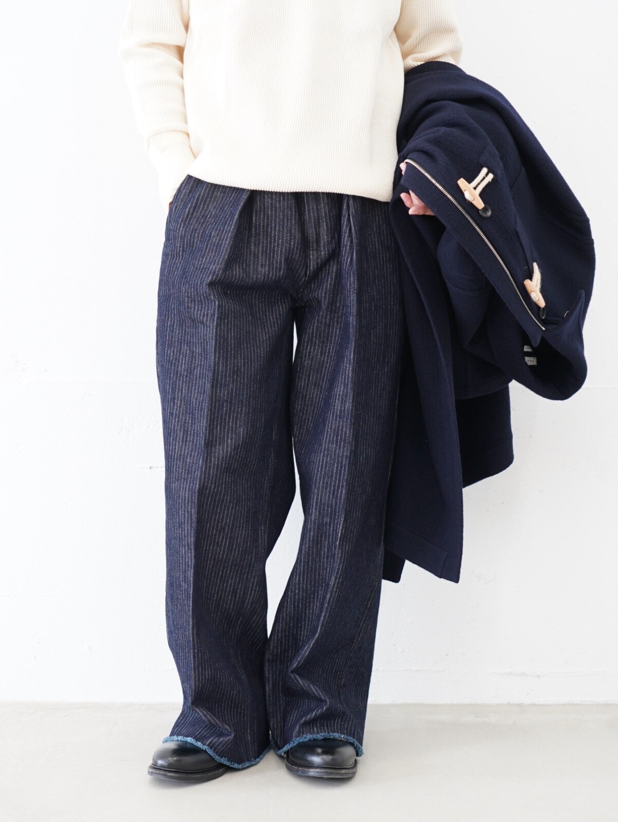 フジ(FUJI)、ワンダールーム(WONDER ROOM)、サバイ(saby)、ジャランスリウァヤ(Jalan Sriwijaya)のメンズコーディネート｜写真5