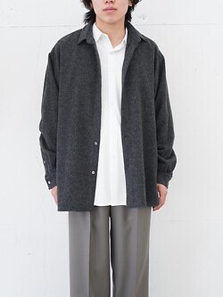ブラン ワイエム(Blanc YM)、カネマサフィル(KANEMASA PHIL.)、イレニサ(IRENISA)、ジャランスリウァヤ(Jalan Sriwijaya)のメンズコーディネート｜写真2