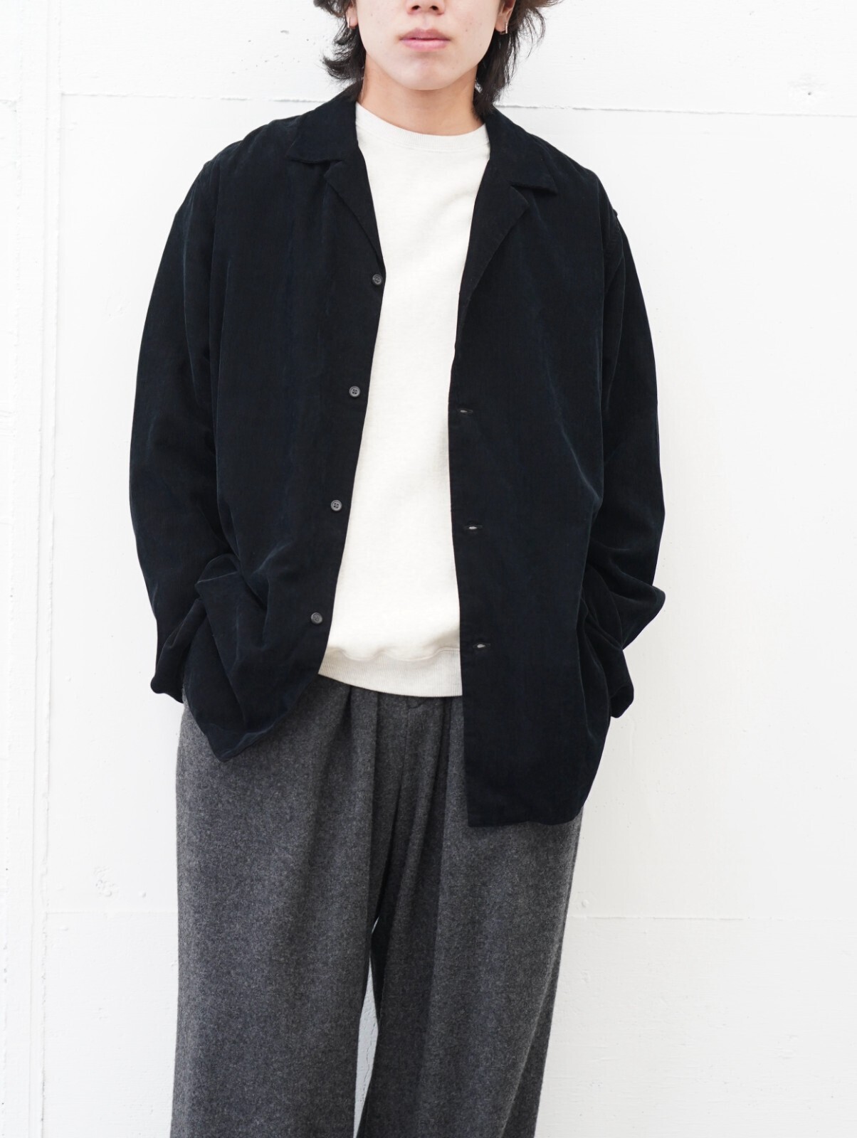 サバイ(saby)、フジ(FUJI)、ブラン ワイエム(Blanc YM)、ジャランスリウァヤ(Jalan Sriwijaya)のメンズコーディネート｜写真3