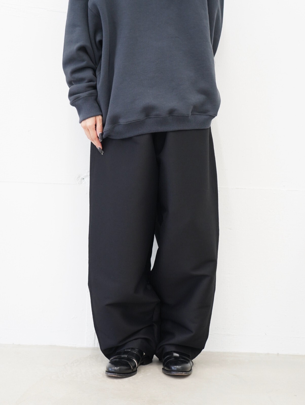 フジ(FUJI)、アクシス(AXIS)のレディースコーディネート｜写真3