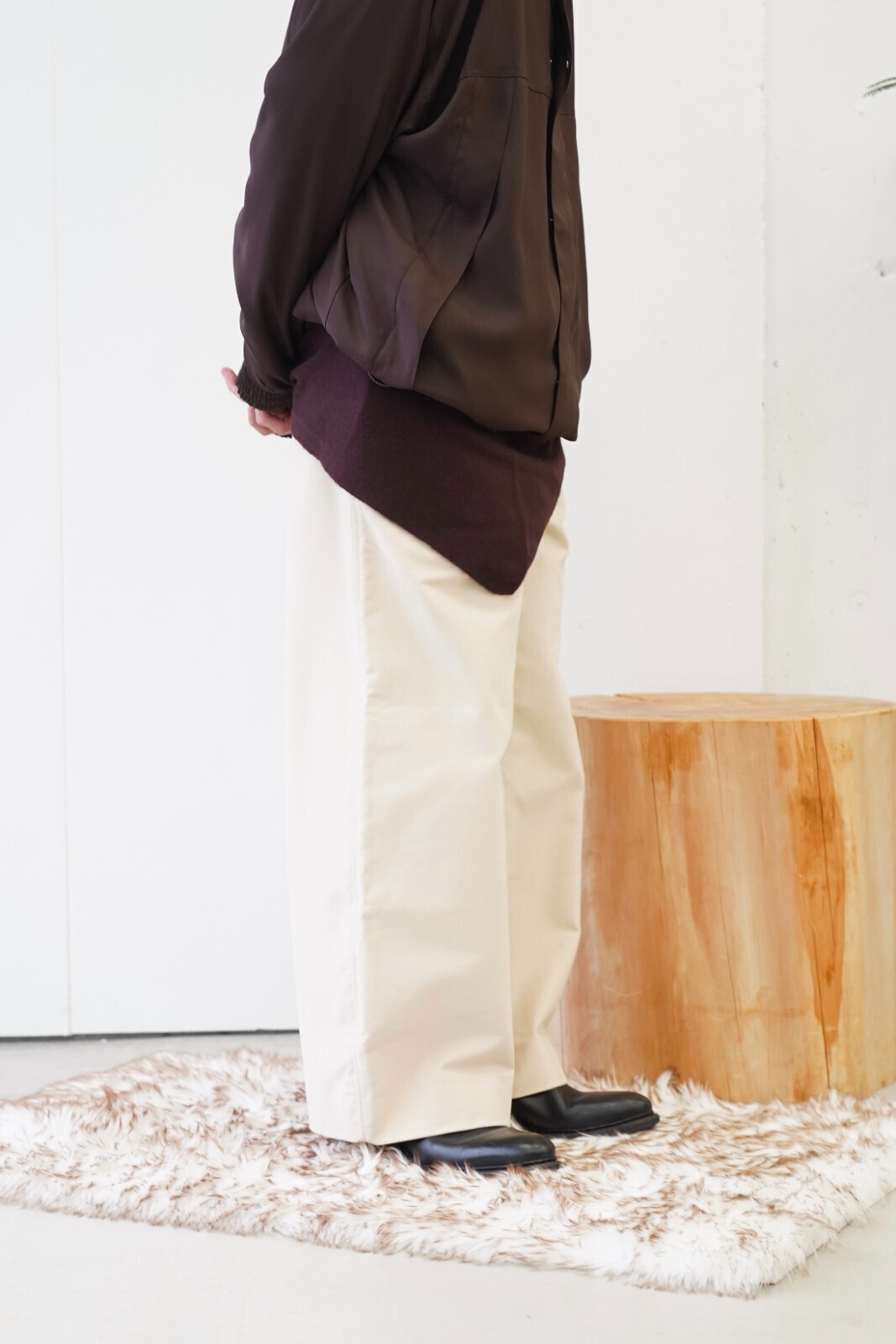 アベリア エドワード ゴーチャ(Abelia Edoward Goucha)、アクシス(AXIS)、フジ(FUJI)のメンズコーディネート｜写真3