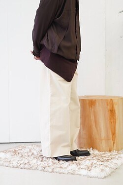 アベリア エドワード ゴーチャ(Abelia Edoward Goucha)、アクシス(AXIS)、フジ(FUJI)のメンズコーディネート｜写真3