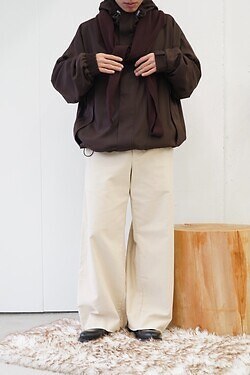 アベリア エドワード ゴーチャ(Abelia Edoward Goucha)、アクシス(AXIS)、フジ(FUJI)のメンズコーディネート｜写真4