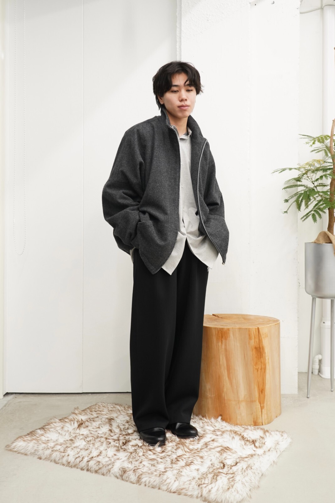 ブラン ワイエム(Blanc YM)、カネマサフィル(KANEMASA PHIL.)、フレッシュサービス(FreshService)のメンズコーディネート｜写真1